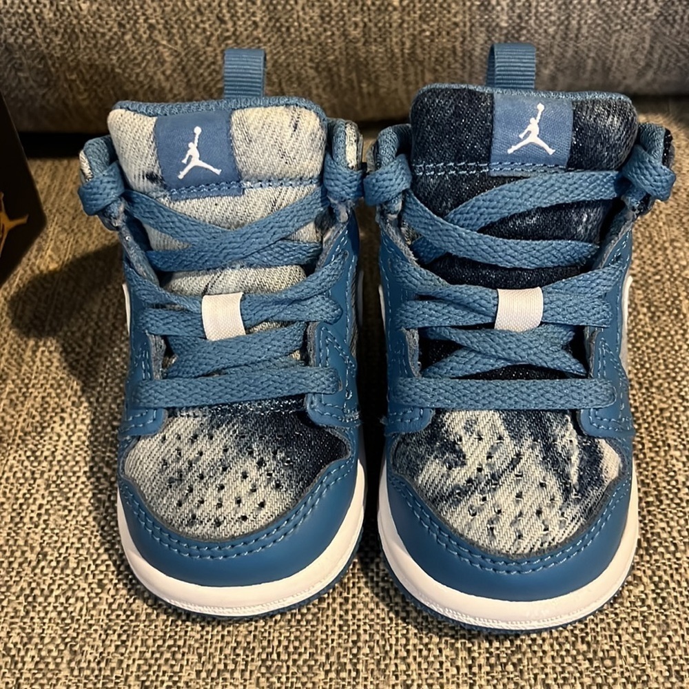 NEW in BOX Jordan 1 MID (TD) Dutch blue and white tennis shoes Nike - Picture 3 of 11